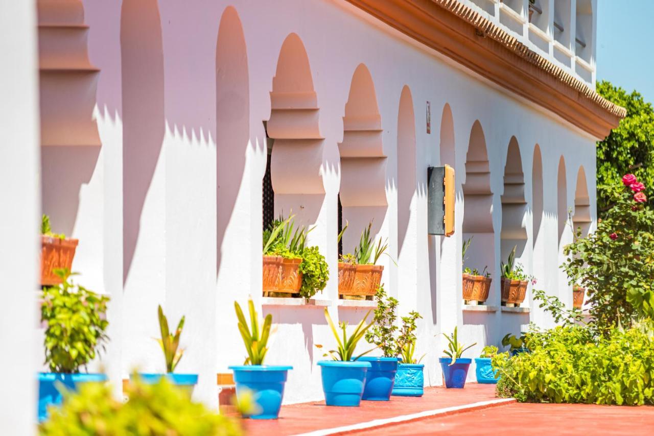 Hostal Alhambra Захора Екстериор снимка
