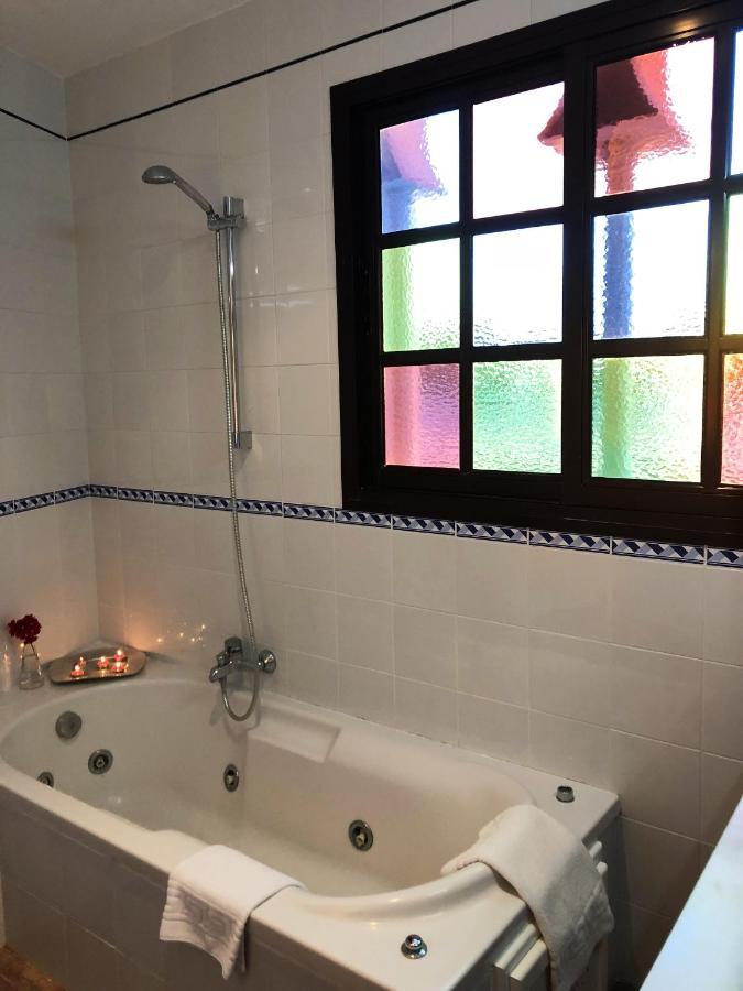 Hostal Alhambra Захора Екстериор снимка