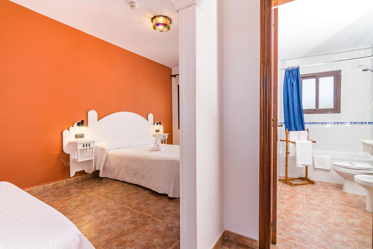Hostal Alhambra Захора Екстериор снимка
