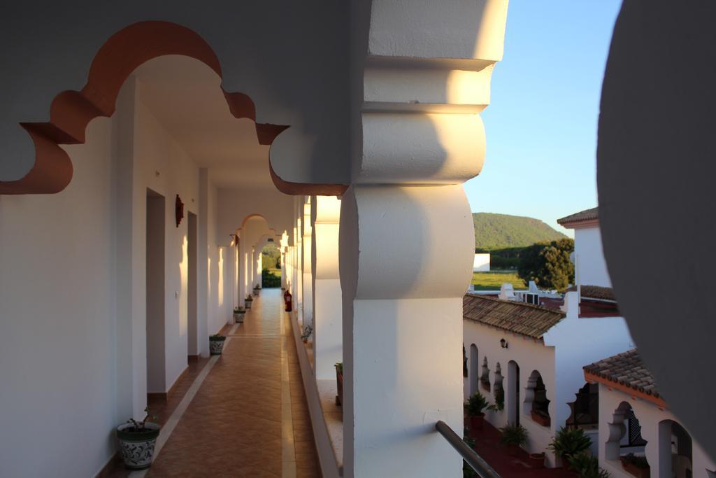 Hostal Alhambra Захора Екстериор снимка