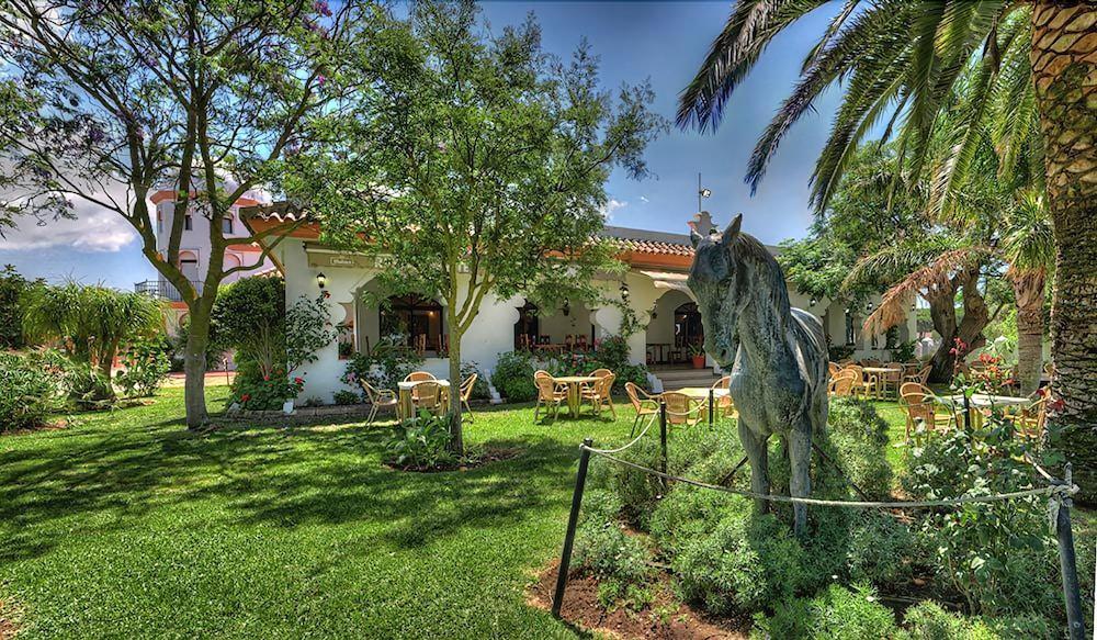 Hostal Alhambra Захора Екстериор снимка