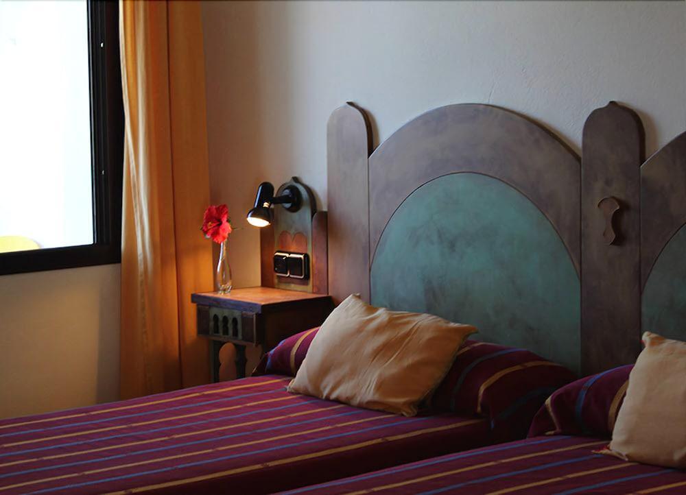Hostal Alhambra Захора Екстериор снимка
